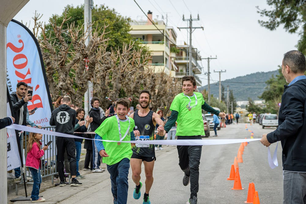Εκατοντάδες δρομείς έτρεξαν για τον αυτισμό στον 7ο Αγώνα Δρόμου Πόλης Παπάγου-Χολαργού «Τρέχουμε για τον αυτισμό» (Pics) runbeat.gr 